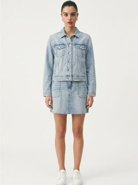 Edited By Remi Bader Women's 18W Blue Light Wash Denim Mini 4 Pocket Skirt